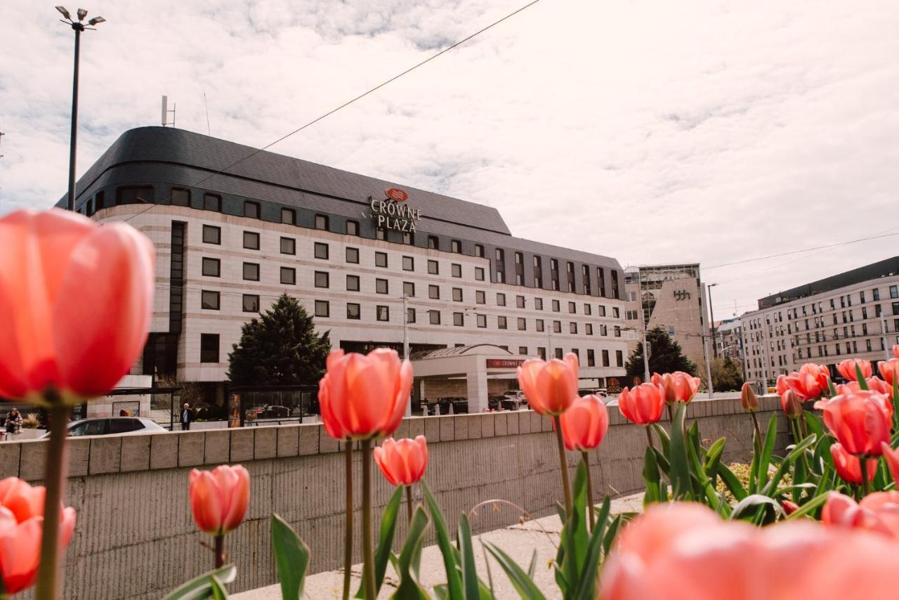 Crowne Plaza By Ihg Hotel